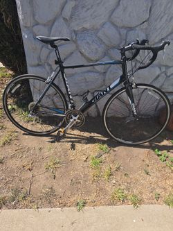GIANT ROAD BIKE, large, 60cm