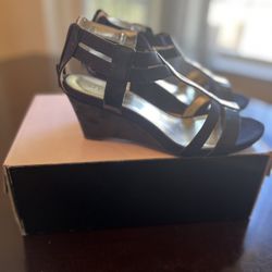Shoe
