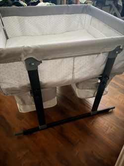 Twin bassinet