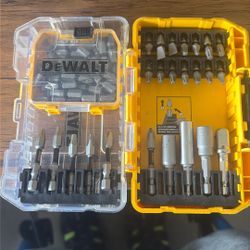 Dealt 20v  Brushless With Charger Carry Bag And Extra Bit  Case