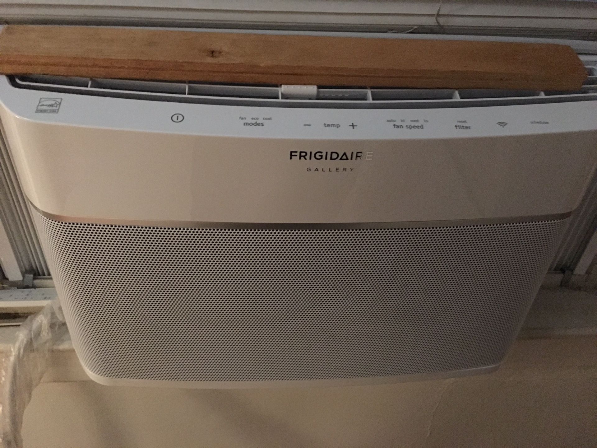 Frigidaire-350 Sq. Ft. Smart Window Air Conditioner - White, Model: FGRC0844U1, SKU: 6175510 , BTU: 8000