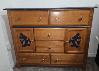 Dresser