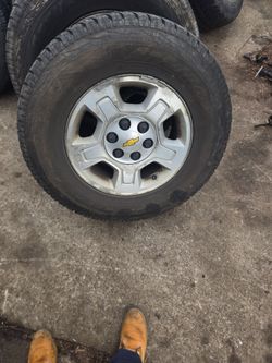 17" chevy 6 lugs wheels