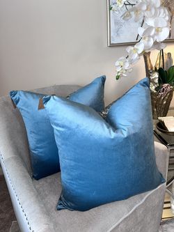 Caldeira velvet cheap pillows