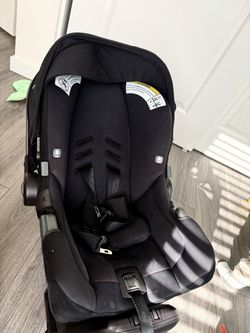 Nuna Pipa Infant Car Seat and base