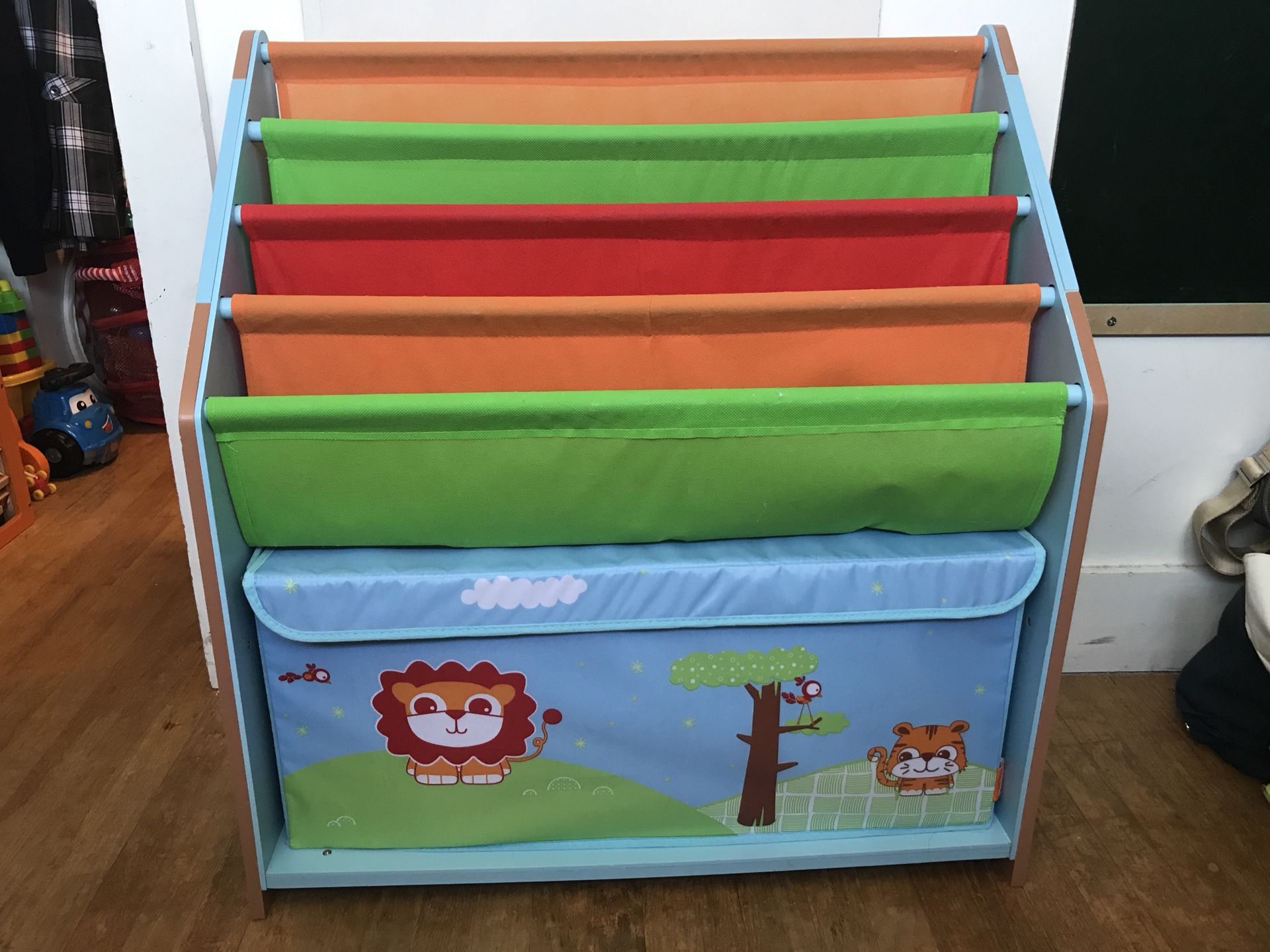 P’Kolino Safari Adventure Bookshelf & Storage Bin