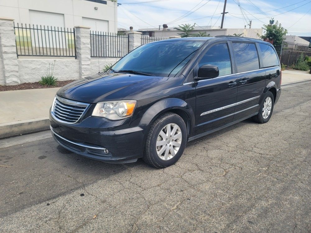 2016 Chrysler Town & Country