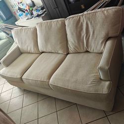 Couch in good conditions