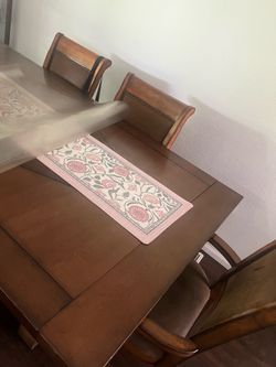 Dinning room table and chairs