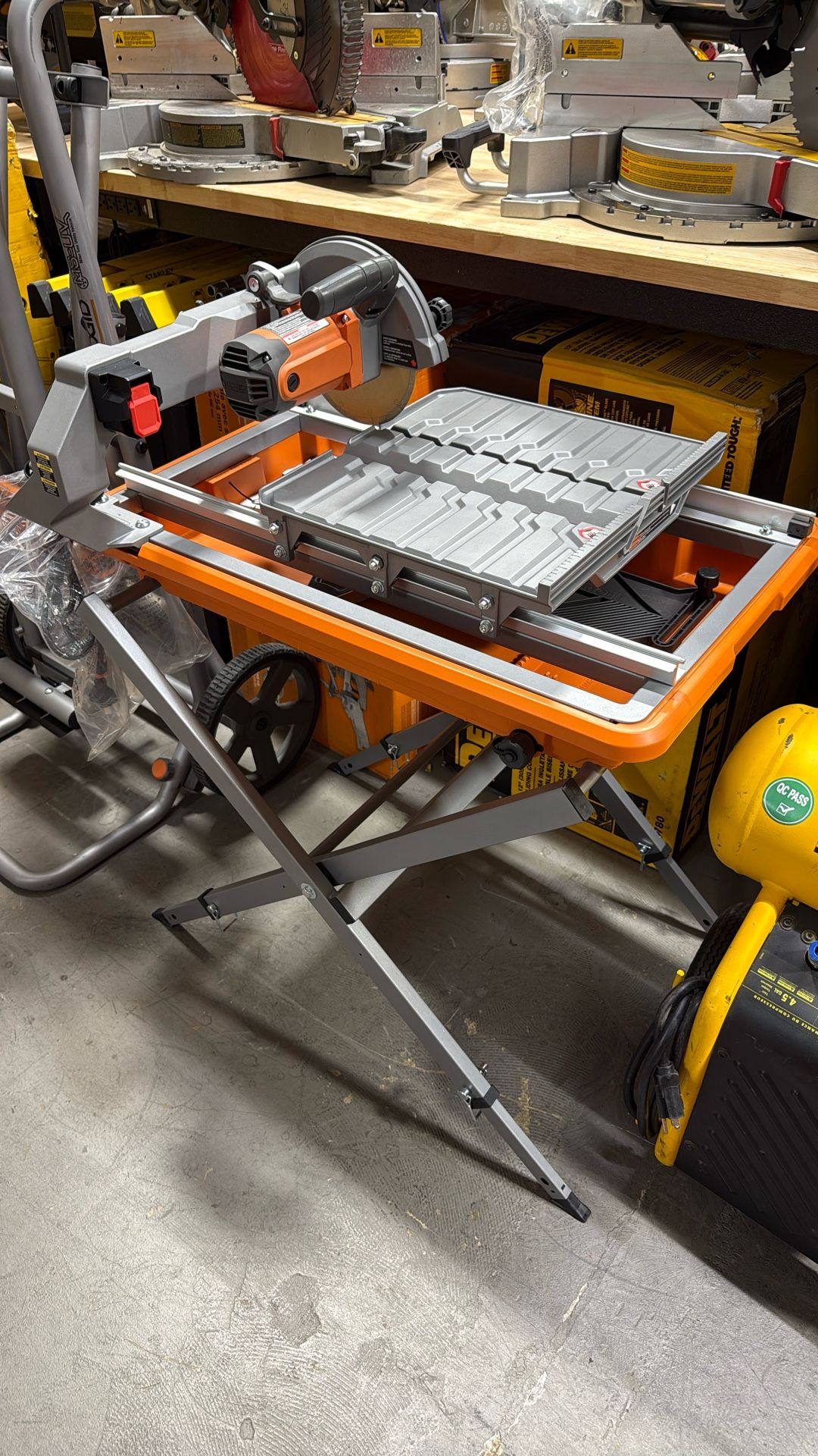 Ridgid 7in Wet Tile Saw With Stand R4031