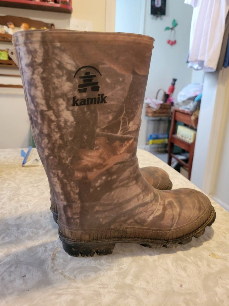 Kamik Kids
Camo Rubber Boots
Size 1