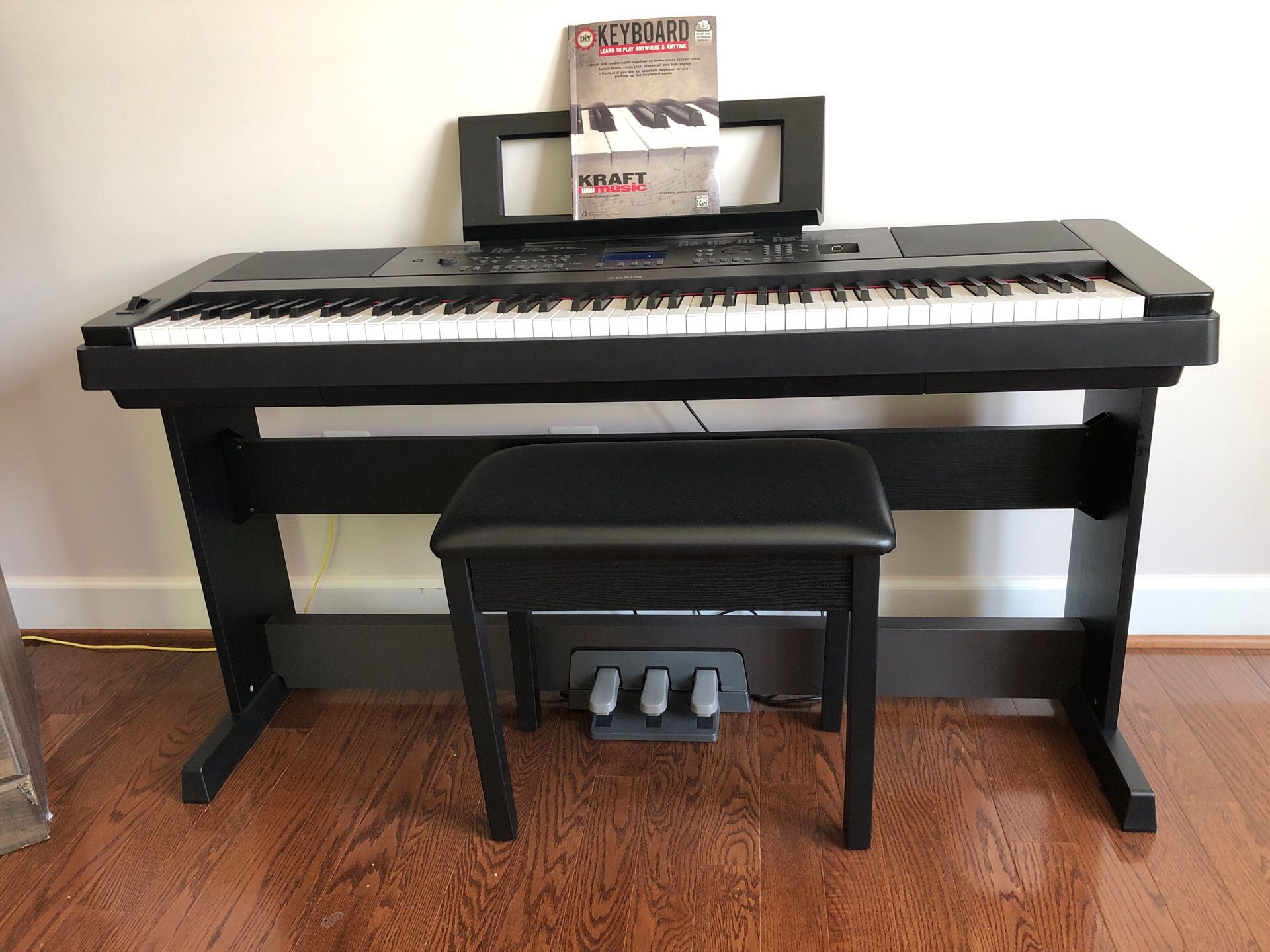 Yamaha piano potable grand DGX-660