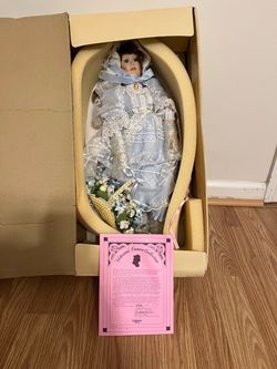 NEW VINTAGE GORHAM DOLL WITH PAPERS. #436. ORIGINAL BOX.  GORGEOUS DETAILS. NEVER OPENED!!  BEST OFFER. (NOT FREE!!!)