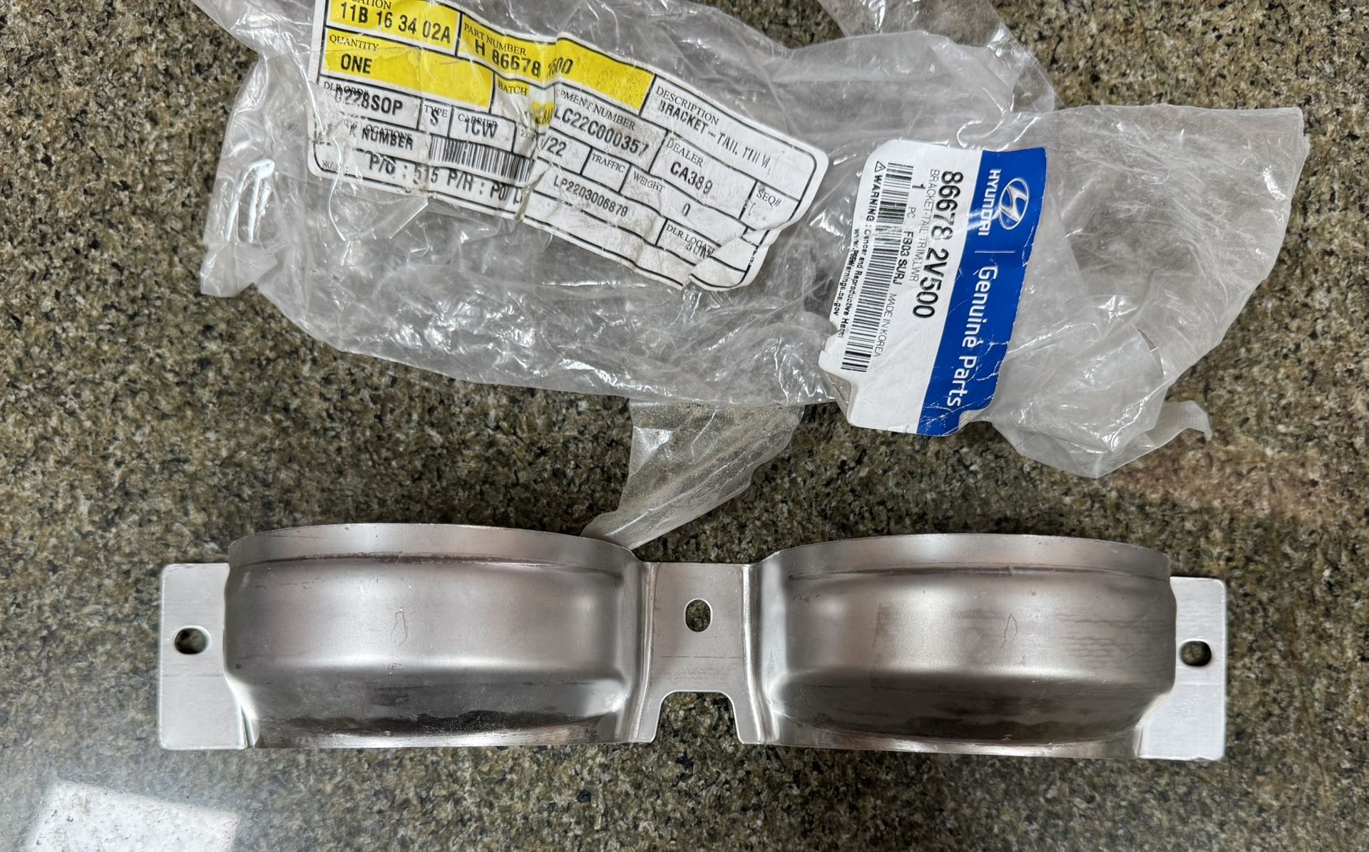 Hyundai Veloster Exhaust Tail Pipe Tip Clamp - New OEM