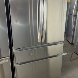 OPEN BOX LG FOUR DOOR REFRIGERATOR WITH INTERNAL WATER/ICE 