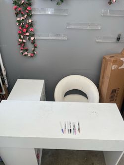 White Nail Tech Manicure Table Desk
