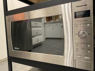 Panasonic 2.2 cu ft Inverter Microwave, 1250W Stainless steel