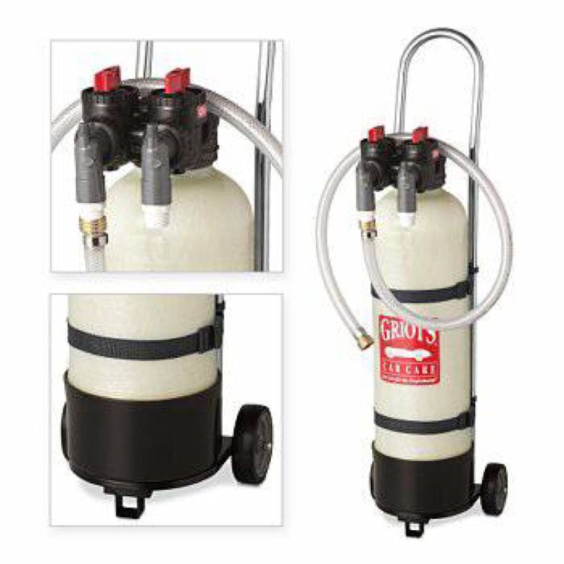 Griot's Garage Portable Water Deionizer for a spotless rinse