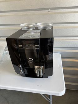 Jura Giga 5 superautomatic / warmers/ accessories / Bodum glassware
