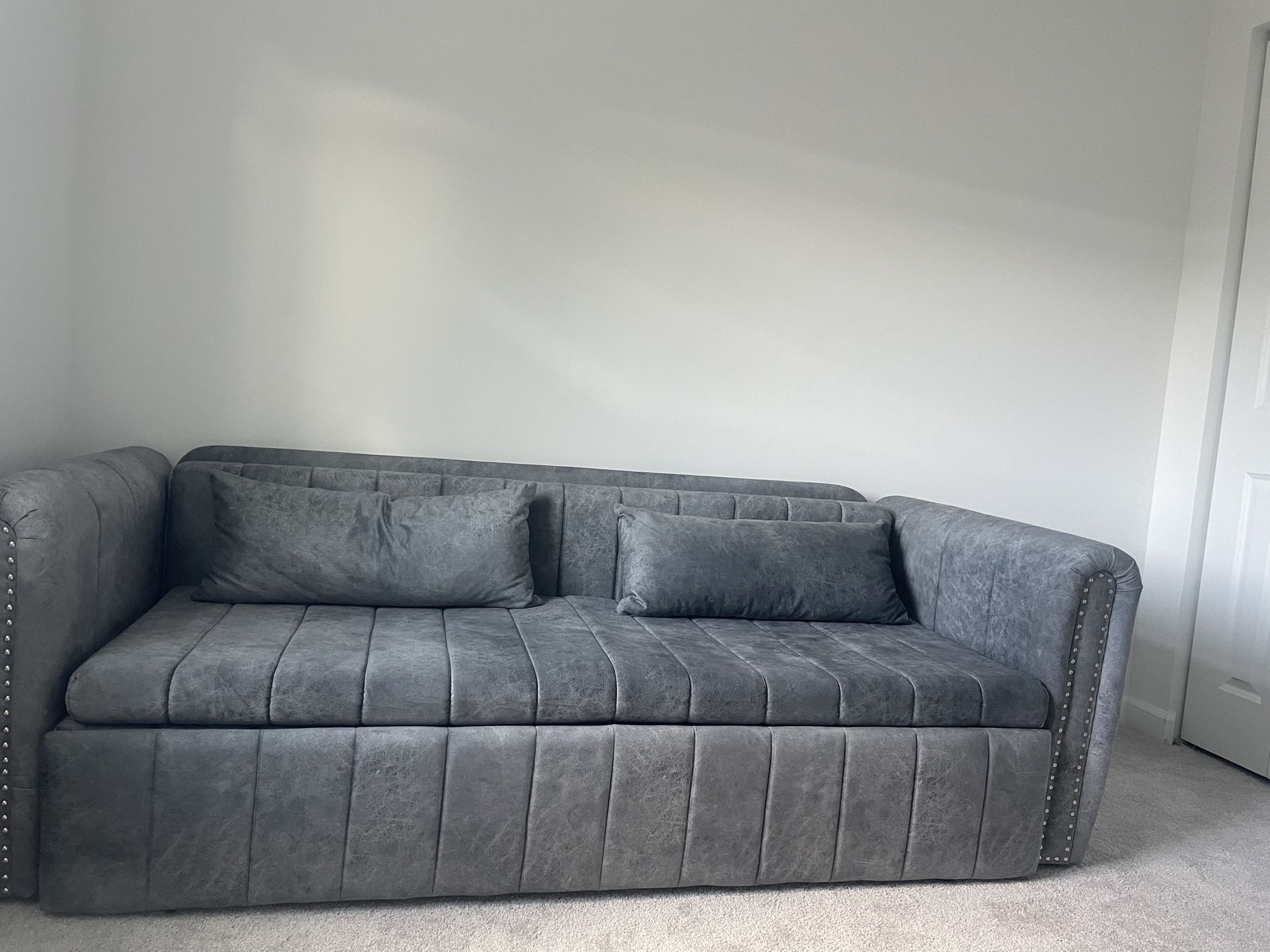 Pull Out King Size Couch