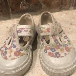 Girls Size 5 Sprockets Shoes