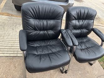 Sillas de oficina en muy buen  estado