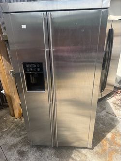 Refrigerator .$300.