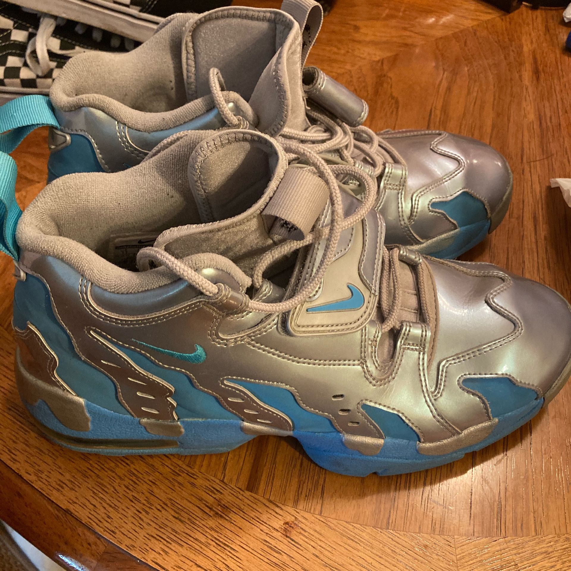 Nike Air Dt Deion Sanders