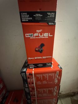 Milwaukee M12 Cut Off Tool