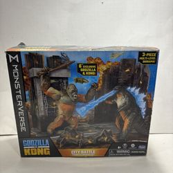 Monsterverse City Battle Godzilla vs Kong 6” Figures & Diorama