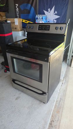 FRIGIDAIRE 30" STOVE