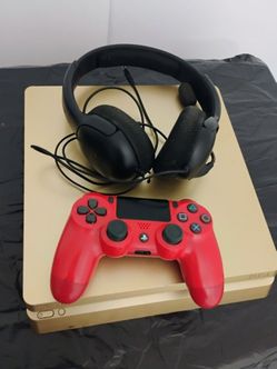 PLAYSTATION 4 GOLD