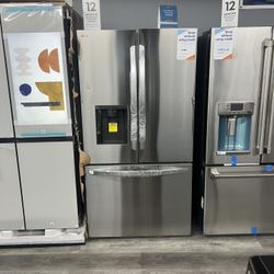 LG - 31 cu. ft. Smart Standard-Depth MAX™ French Door Refrigerator with Dual Ice