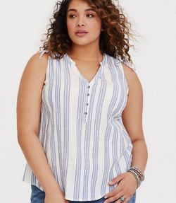 Women’s size 2X sleeveless blouse
