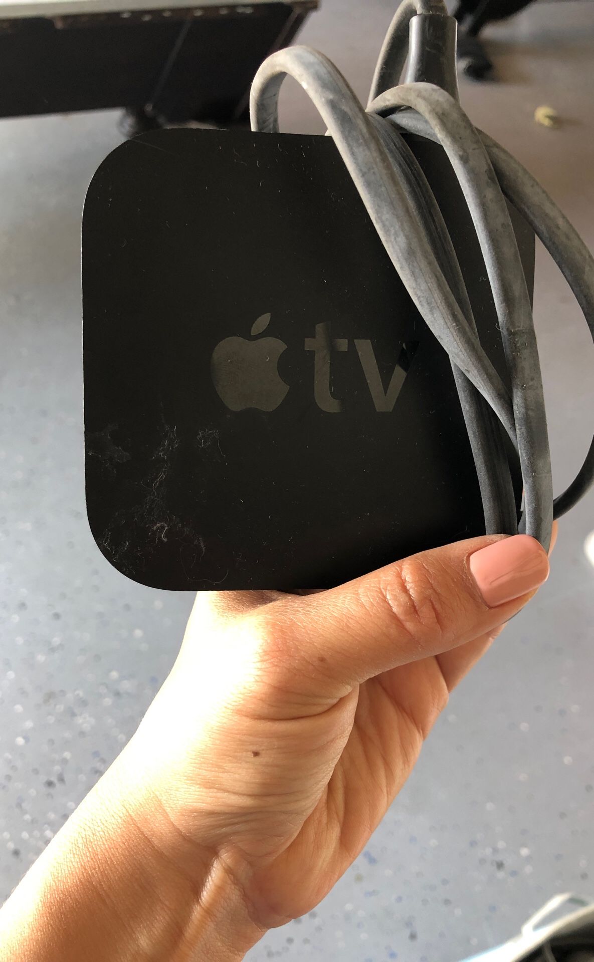 Apple TV w/ Remote- MAKE AN OFFER