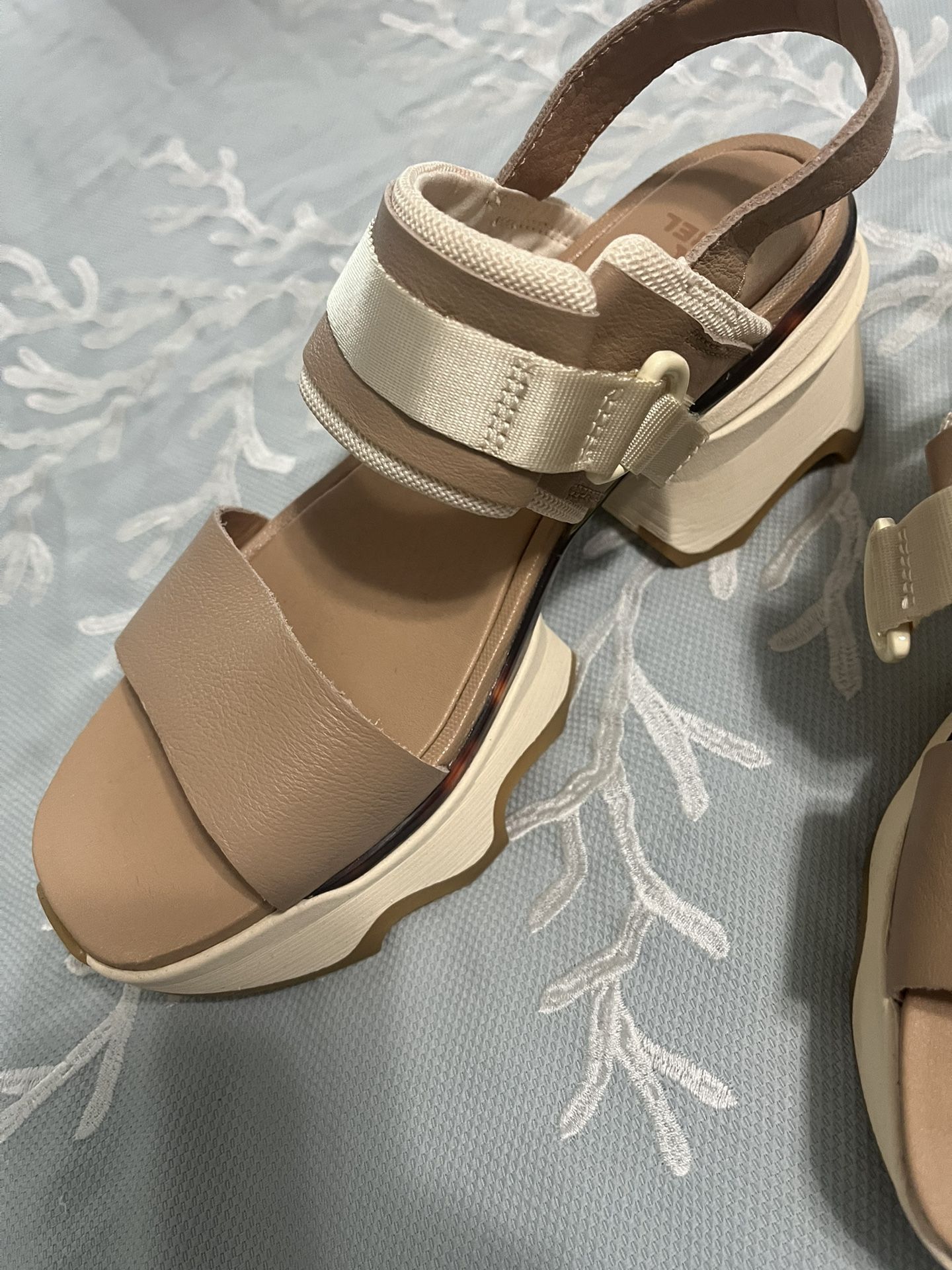 Sorel Shoes 9