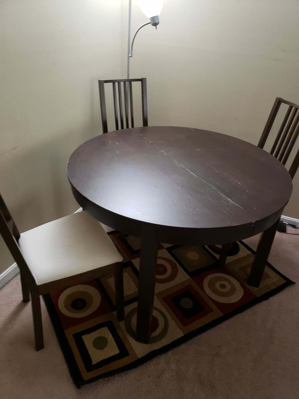 Extendable Dining table with 3 chairs