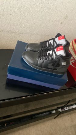 Nike Air Jordan 1 Mid SE 'Black Metallic