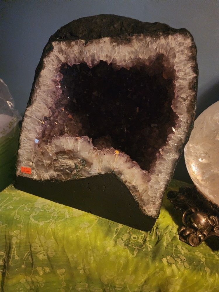 LARGE AMYTHEST CRYSTAL CAVE