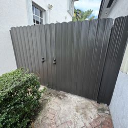 Fence Puertas De Madera Y Metal. 