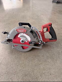 Milwaukee M18 FUEL 18V Lithium-Ion Cordless 7-1/4 in. Rear Handle Circular Saw (Tool-Only)