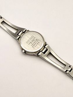 Seiko Women’s 1N00-0GM0 Black Dial Silver-Tone Stainless Steel Quartz Watch