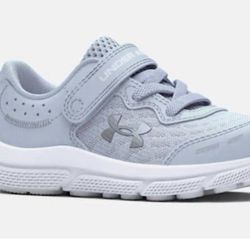 Under Aurmour Shoes Size 7 Kids New 