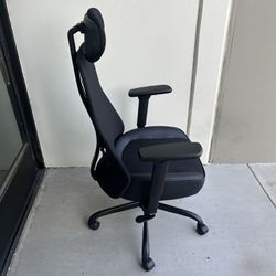 New In Box Premium Office Mesh Computer Chair Adjustable Armrest Lumbar Support And Headrest Black Furniture 