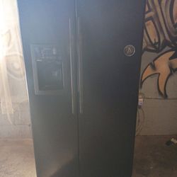 Black Side By Side Refrigerator 