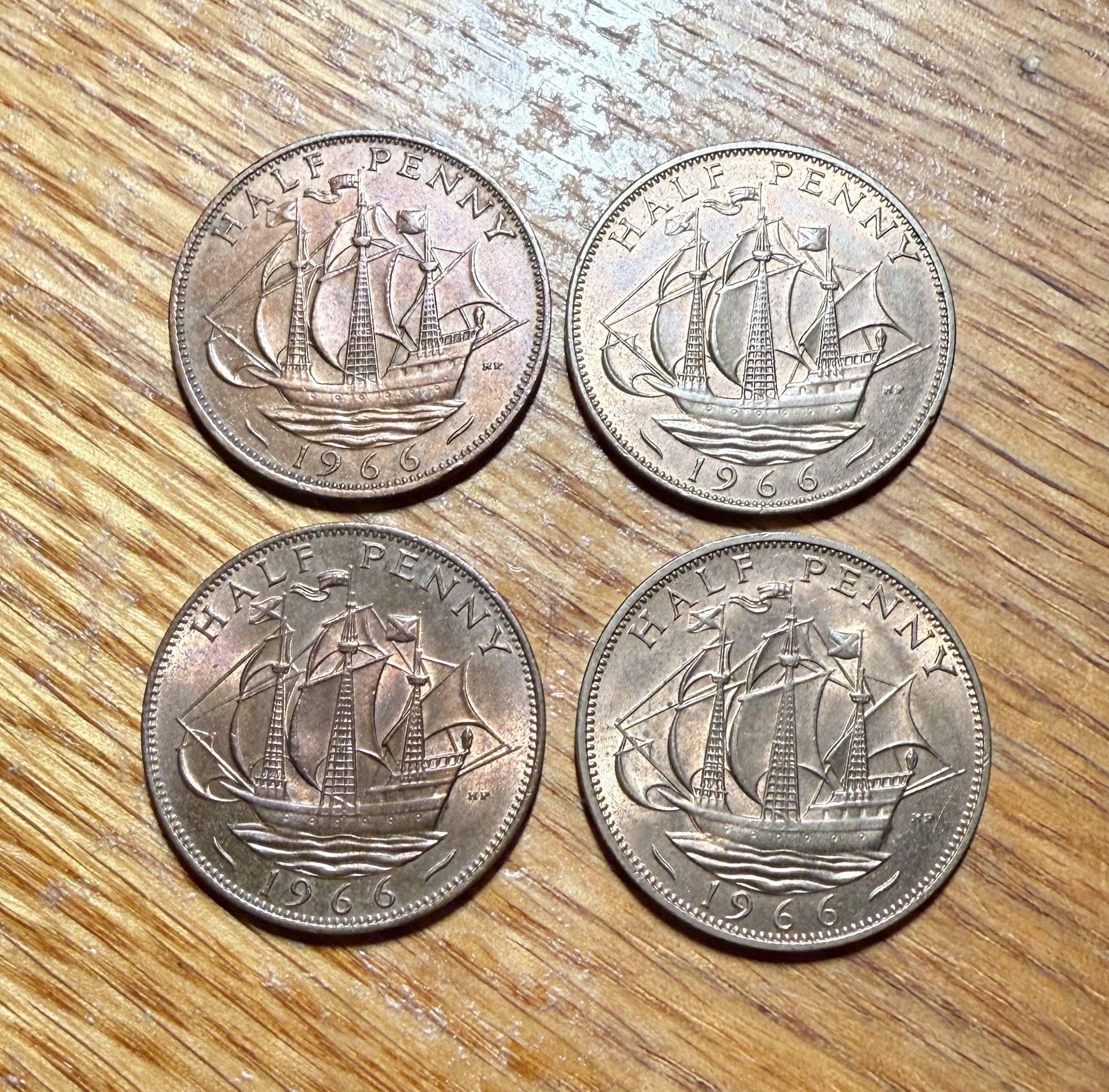 (4)x 1966 Great Britain 1/2 Half Penny Cent Copper World Coins LOT! WOW! BU!