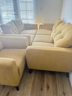 Rooms to go sofa set