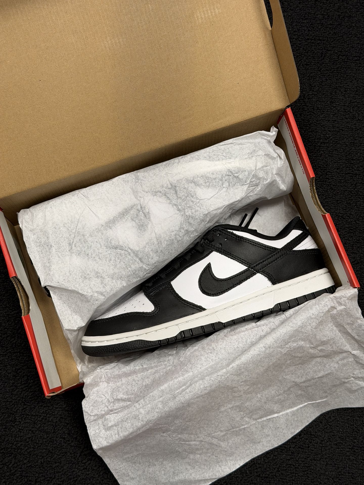 DS Nike Panda Dunk Men’s 8 Women’s 9.5