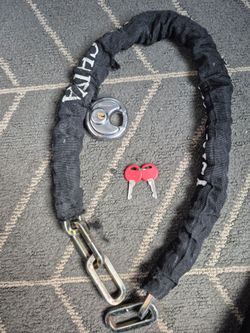 Heavy duty Chain w/lock and set of keys