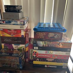 Board Games Monopoly Trivial Pursuit Clue 